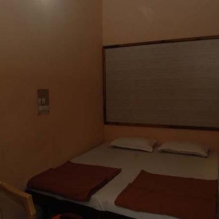 Hotel Yatri Udaipur Bagian luar foto
