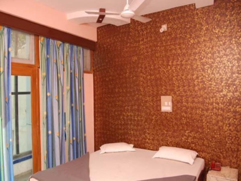 Hotel Yatri Udaipur Bagian luar foto